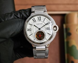 卡地亚 Cartier全自动机械头层小牛皮拱形蓝光玻璃43*14Mm岁月与商场的历练雕塑出的轮廓续演着霸道总裁的优雅传奇 Driver De Cartier