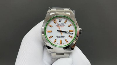 劳力士Milgauss系列，三码合一，附带Nfc感应！品保证！1 0闪电针 绿玻璃904L最高版本，蓝盘 绿盘 黑盘 白盘！防磁双重底盖！ 同步绿色材料蓝宝石玻