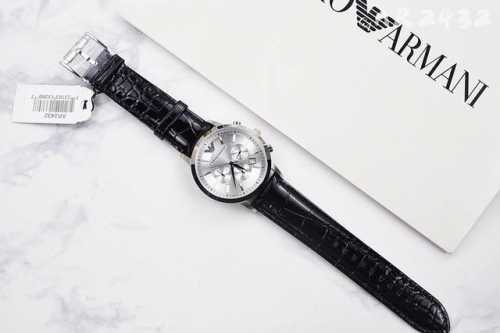 原单阿玛尼armani 型号：Ar2432 表壳：316L精钢 表镜：矿物质玻璃 表带：进口牛皮 尺寸：43Mm*10Mm 男士商务休闲腕表 进口机芯让其拥有计