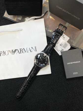 Emporio Armani 石英男表 Ar11186 时尚立体质感 时尚潮流范十足 这款Emporio Armani 腕表 黑色表盘 搭配银色指针 简约大气 - 点击图像关闭