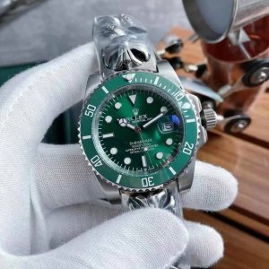 劳力士 Rolex 水鬼系列 顶级玩物货，不喜欢撞款街表水鬼的你，他绝对是你的知音。用劳力士最经典的潜航系列水鬼作为原型，经过圈口的二次改装，然后镶嵌顶级天然皓