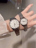 白壳 玫 钢带加20 实物拍摄 品牌： 浪琴-Longines 类型：情侣对表 表壳：316精钢 做工优质 表带：进口小牛皮 316精钢 两种可选 机芯：进口石