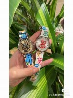 原单厂gucci G- Timeless 系列w碗表，为了庆祝兔年，品牌推出色彩靓丽的全新设计腕表，表盘直径为38 Mm，精钢表壳，玻璃上饰有gucci兔子印花