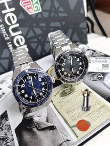 专用盒:150 泰格豪雅autavia系列钢带款到货！904精钢表壳配可双向旋转表圈，高质感拉丝表带带快拆功能，42Mm直径表壳 搭载原装瑞士sw200-1机芯