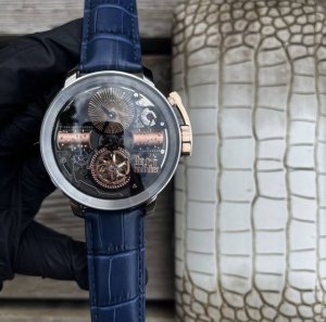 Jacob&Co-捷克豹 新品上市精钢制造拥有45Mm尺寸 特别受到美国黑人Hio人的钟爱 不少明星潮人是其忠实拥趸 ，撞色搭配 拉风又炫酷 蜂窝图案的小牛表带