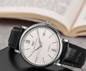 Iwc万国 柏涛菲诺系列 自动机械机芯 30米防水 男表 瑞表 40Mm 40Mm 银色表盘 精钢表壳 鳄鱼皮表带