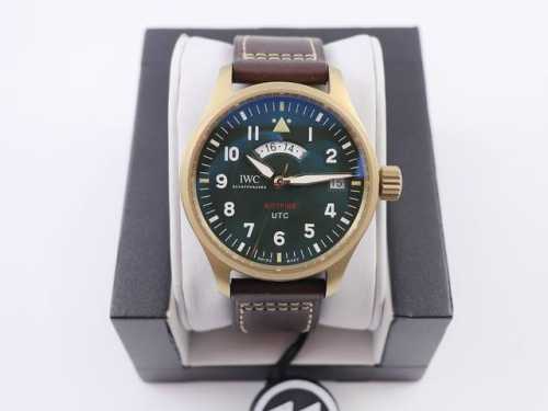 2210Zf功能大作——Iwc喷火战机飞行员Utc世界标准时间腕表 “Mj271”特别版震撼出击，敬请广大表友热品！ 腕表尺寸41Mmx14.1Mm 身披青铜战