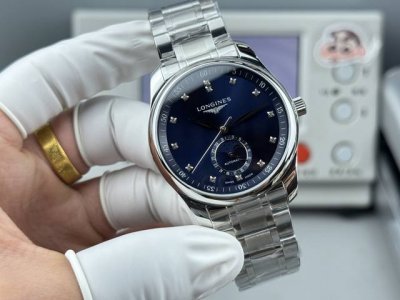 Gf 浪琴名匠系列月相40Mm腕表，搭载复刻L899.5一体机芯。 两大市场唯一』： 唯一对版自动陀真轴承 注意：此轴承并非贴片，没有浪琴机芯专用工具请不要乱拆