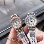 银 玫瑰金与黄金 经典单花四叶草项链 孔雀石 尺寸38 42Cm 电镀厚金透明树脂保护层 玫瑰金 黄金色 天然石精选贝母材质 1对1配托镶嵌无缝隙工艺 Cnc菱