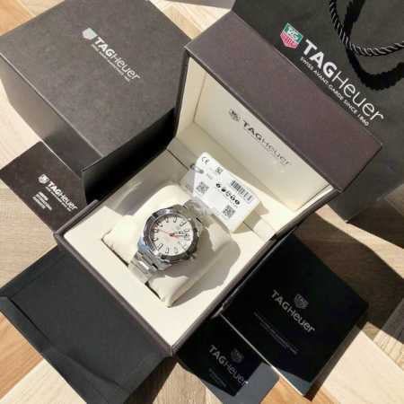 硬货，Original Tagheuer,泰格豪雅竞潜系列机械表，专柜2W。 大号~43Mm表径，蓝宝石镜面，超强夜光指针，原装瑞士机芯，支持拆机验货，硬汉风格 - 点击图像关闭