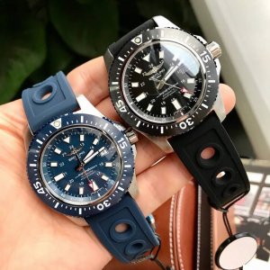 新款陶瓷圈到货啦！越用越亮！爆款硬货，百年灵超级海洋文化系列机械男表！原厂后盖贴膜，独家现货首发，1000米深度潜水表，带减压阀！44Mm表径！原装eta282