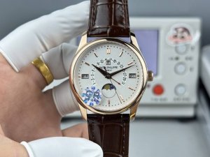 Gr新品，最高版本，配重版本，特惠，原装重量，百达翡丽 古典超级复杂多功能5496R万年历系列腕表，儒雅而至！1 精彩细节与优点 此腕表尺寸40Mm合理的尺寸和