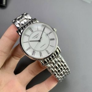 简约爆品瑞士品牌浪琴Longines凭借其优雅态度真我个性 简约大气的风格深受广大消费者追捧一款增添腕间时尚魅力的腕表低调不失气场！品牌：浪情-Longines
