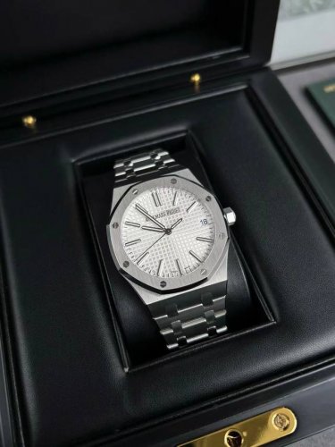 Twt爱彼皇家橡树15510男士手表 Ap的50周年特别版 全新改版 震撼上线：采用4302一体机芯 成就钢表巅峰 实力演绎 卫冕“钢”王！ 1.原版拆解开模，