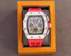 Richard Mille Rm11-03全新工艺时尚更前卫镂空设计最新特别款 精品男士腕表 尊贵大气～绅士风范，高端矿物质防刮镜面玻璃，配置316L精钢表壳，
