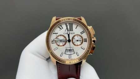 卡地亚 Cartier 卡历博系列原版进口9100机芯 零翻修 ，原装卡地亚标志陀片，具备月份，星期，日期等各种实用功能显示。原装精钢折叠表扣设计 上光下砂 ， - 点击图像关闭