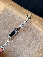 黑面到货 金360 Gucci 古驰女士手镯表1500L系列，多色可选，原单瑞士石英机芯 G家的1500L手镯方表是中古系列，表盘装饰双G图案，表径12*30M