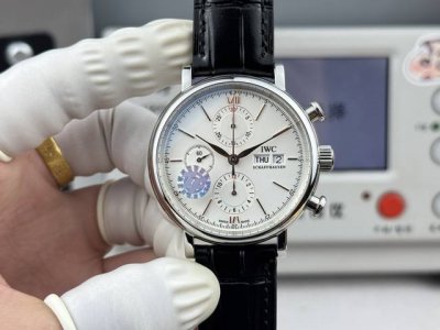 Zf出品， 波涛菲诺计时腕表 腕表尺寸42Mmx13.5Mm。完美同步，表壳以精钢材质打造，通过细致的抛光打磨之后呈现出细腻光泽，表耳弧度自然，与表壳完美融合，