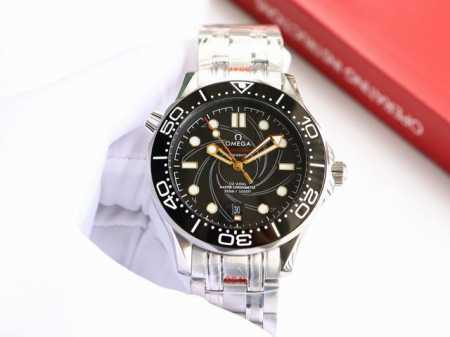欧米茄-Omega 海马系列300米潜水腕表 表壳采用316L精钢表壳，搭载同级唯一陶瓷原装单向旋转计时圈口。表壳侧面泄压阀跟原装一致。表径42Mm 圈口采用进 - 点击图像关闭