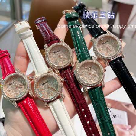 新款肖邦为你带来快乐5钻 推出萧邦chopard Happy Sport满钻腕表！①卓越时计源于精湛工艺，双层蓝宝水晶玻璃之间，5壳施华洛世奇快乐彩钻活灵活现， - 点击图像关闭