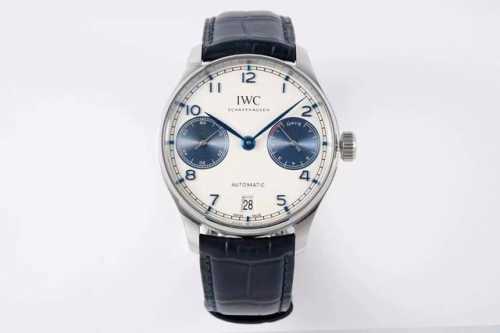 Az Factory Iwc万国葡七，葡萄牙系列七日链腕表，集时分针、日期、小秒和动显于一身。正所谓功能卓越，大器晚成，有请各路表友品鉴支持。 表壳 腕表尺寸4