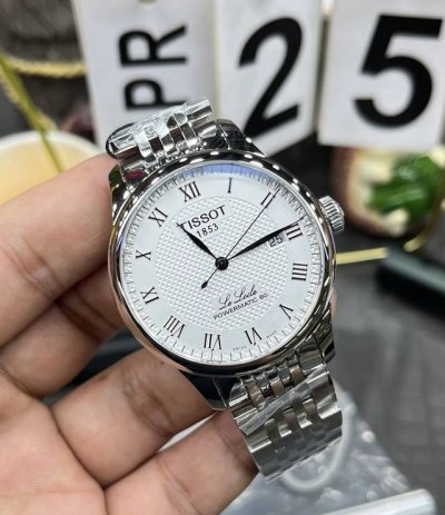 作为一款入门级的机械表，力洛克系列绝对是可以拿得出手的一款，这个系列畅销这么多年，是大众选择出来的结果，而且还是适合各个年龄段佩戴的，真的少有！找了很久，想找一