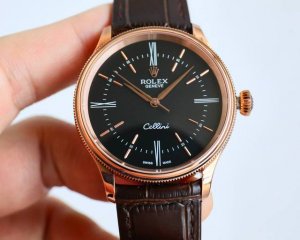 1950 包金切利尼系列:时间型50505[尺寸]:39*11Mm 一体自动机 而稳定，大三针、一档无日历 切利尼标志性圆拱形三角坑纹外圈 [指针]:瑞士顶级批