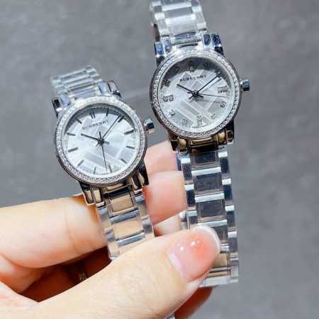 白光 ，金光 ；白钻 ，金钻 巴宝莉-Burberry Burberry都市系列英伦风尚女士石英腕表，简约大气，大方优雅，集浪漫温柔以及运动风范的干脆利落于一身 - 点击图像关闭