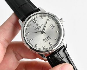 金+50 〔最新爆火热门款 百达翡丽 patek philippe 采用独特的表盘设计 搭配而来的是更高档奢华的腕表， 初识百达翡丽必憧憬有朝一日能拥有它，戴上