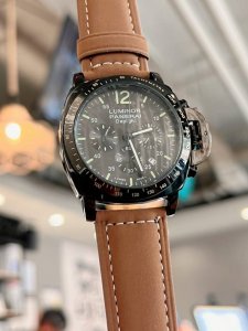 品牌沛纳海 尽显高端品质 6针显示 跑秒石英 专用超强夜光 30米防水 panerai沛纳海拥有逾 年的品牌历史 二十世纪起作为意大利海军精密仪器供应商 与海洋