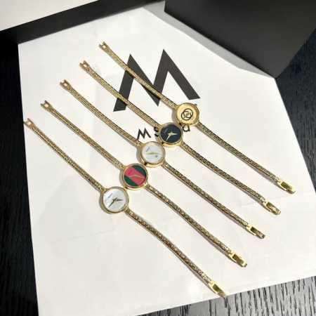 来点硬货日本中古二手店淘回来的Gucci款！极其富有淑女范儿。配上及其简单的表盘，除去记录时间外别无其他功能，删繁就简，追忆简单生活。时尚就是一个轮回，现在正流 - 点击图像关闭