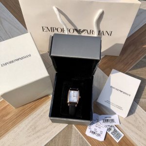 支持香港、美国直邮 正品正品!配联保卡全国联保! 阿玛尼石英女表,Ar11408,满天星小方表系列,时尚外形,简约双针,搭配表盘内圈满天星设计,质感出众,融合优 支持香港、美国直邮 正品正品!配联保卡全国联保! 阿玛尼石英女表,Ar11408,满天星小方表系列,时尚外形,简约双针,搭配表盘内圈满天星设计,质感出众,融合优