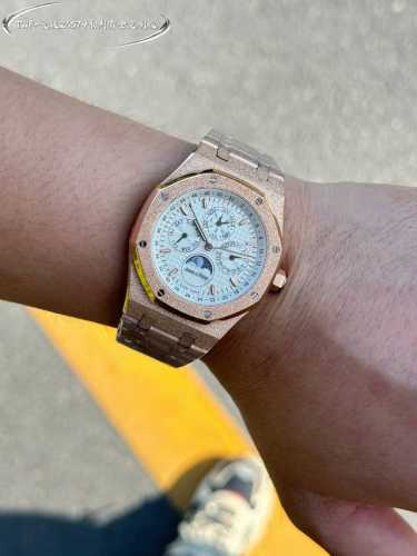 白 -金 Twa-Ap 爱彼 皇家橡树霜金版本，41Mm 钢王之王”爱彼26574系列 霜金定制版 ，钢带表最重中之重的表带， Twa厂用原装表带开模使表带细腻