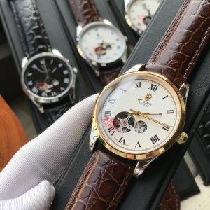 皮带款 钢带款 劳力士 Rolex 款式: 商务休闲男士机械腕表 机芯: 进口西铁城8 机 表壳: 316L精钢壳套 镜面 蓝宝石玻璃 超级防水 尺寸: 直径4