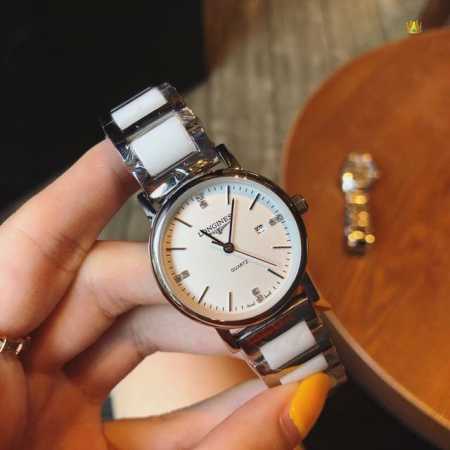 白壳 玫壳 浪琴-Longines 简约大气女款 进口石英机芯 矿物质玻璃镜面 316L精钢表壳 直径28Mm厚8Mm 该款腕表备受女性喜爱 在不同的场合 映耀 - 点击图像关闭