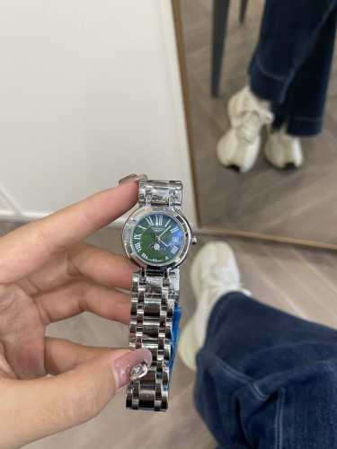 浪琴心月月相系列， 最新款出货 以色彩点亮夏日。