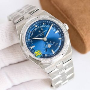 白钻 金钻 新品Vacheron Constantin 经典之美品鉴江诗丹顿众横四海逆跳日历款腕表 型号4000V 210A-B911 堪称意义非凡的里程碑之作