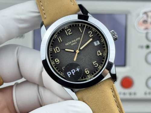 Factory 88克配重 百达翡丽Calatrava 5226系列 直径：40Mm8.5Mm 以其简约精炼的圆形表壳而闻名，百达翡丽在此基础上焕新设计，于表壳