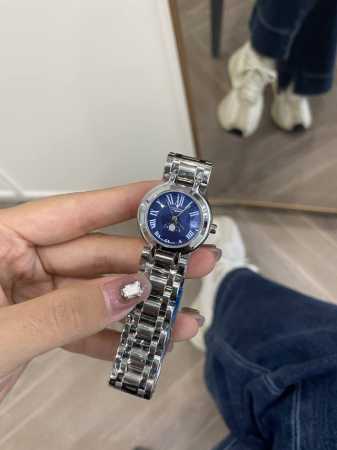 浪琴心月月相系列，最新款出货 以色彩点亮夏日。 - 点击图像关闭