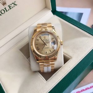 有钱人的快乐就是这么朴实无华，真正意义上的金表来啦，通体包金18K金，厚度达5Um，Gtc中国权威认证证书，联网可查！表径41Mm，装载瑞士原装Eta-2836