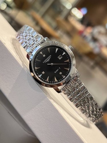 白 金 陶瓷20 最新浪琴 女表 原装进口石英机芯 钢化玻璃 316L精钢表壳 直径女30Mm 厚8Mm如果今天的阳光停止了它耀眼的光芒。那么你的一个微笑，将照