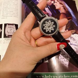 最新爆款小号太阳花韩版新款真皮表带女手表时来运转大表盘闪耀水钻防钢带腕表石英表