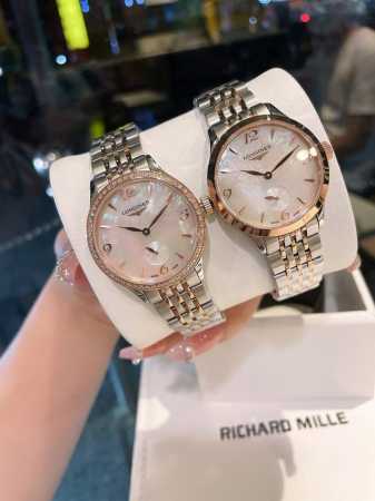 新款 白 金 钻30 浪琴-Longines. 最新气质女表 搭载原装进口石英机芯，珍珠贝表盘，水晶镶钻精致雅典，闪亮而不单调，316精钢表壳 ，蓝宝石玻璃尺寸 - 点击图像关闭