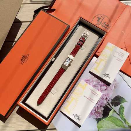 Hermes 爱马仕 中古款 Kelly2手表 多色皮带可选 这款手表是爱马仕2005年推出的款，作为中古款在香港日本等古着店又突然大火。国内的手表代工厂又接到 - 点击图像关闭