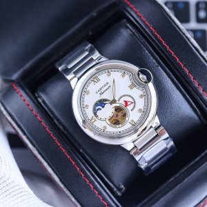 皮 钢带 金白同价 卡地亚 Cartier 蓝气球系列，精品男士腕表，劲爆镂空设计，精雕细琢，技艺精湛，尊贵大气，绅士风范。采用进口西铁城机械机芯 零返修 ，顶