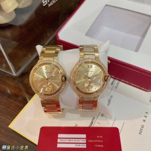 卡地亚蓝气球新款女表系列！奢华版单排钻石四角钻此款腕表具有弄厚的古典气感，钻点刻度，设计大气且耐看，瑞士石英机芯 尺寸36Mm 中古美表不仅满满的Vintage