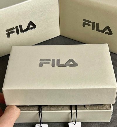Fila斐乐 今日份温柔是 Fila 给的！ 小巧表盘+细表带 抬手瞬间气质拉满 夏天戴真的清透又高级