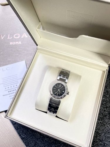 Bv宝格丽女士石英腕表 宝格丽 B.Zero1腕表 宝格丽B.Zero 系列是他家很经典一个系列 这枚酷飒高级感宝格丽真的绝绝子 好多 姐妹都抵挡不了酷飒黑银呐