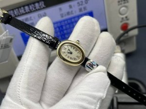 Dr Factory2025新力作 V3升级版 全网独家首发卡地亚Baignoire浴缸Mini系列腕表，女神值得推荐的一款腕表！ 1典雅欧风浴缸形状，完美演绎