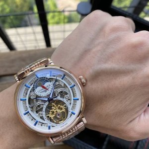 搂空新款 精致简约 白壳 玫 钢20 最新 ：浪琴最佳设计独家首发 类型 ：精品男士腕表 表带 ：真牛皮表带 机芯 ：高端全自动机械机芯 镜面 ：矿物质强化玻璃